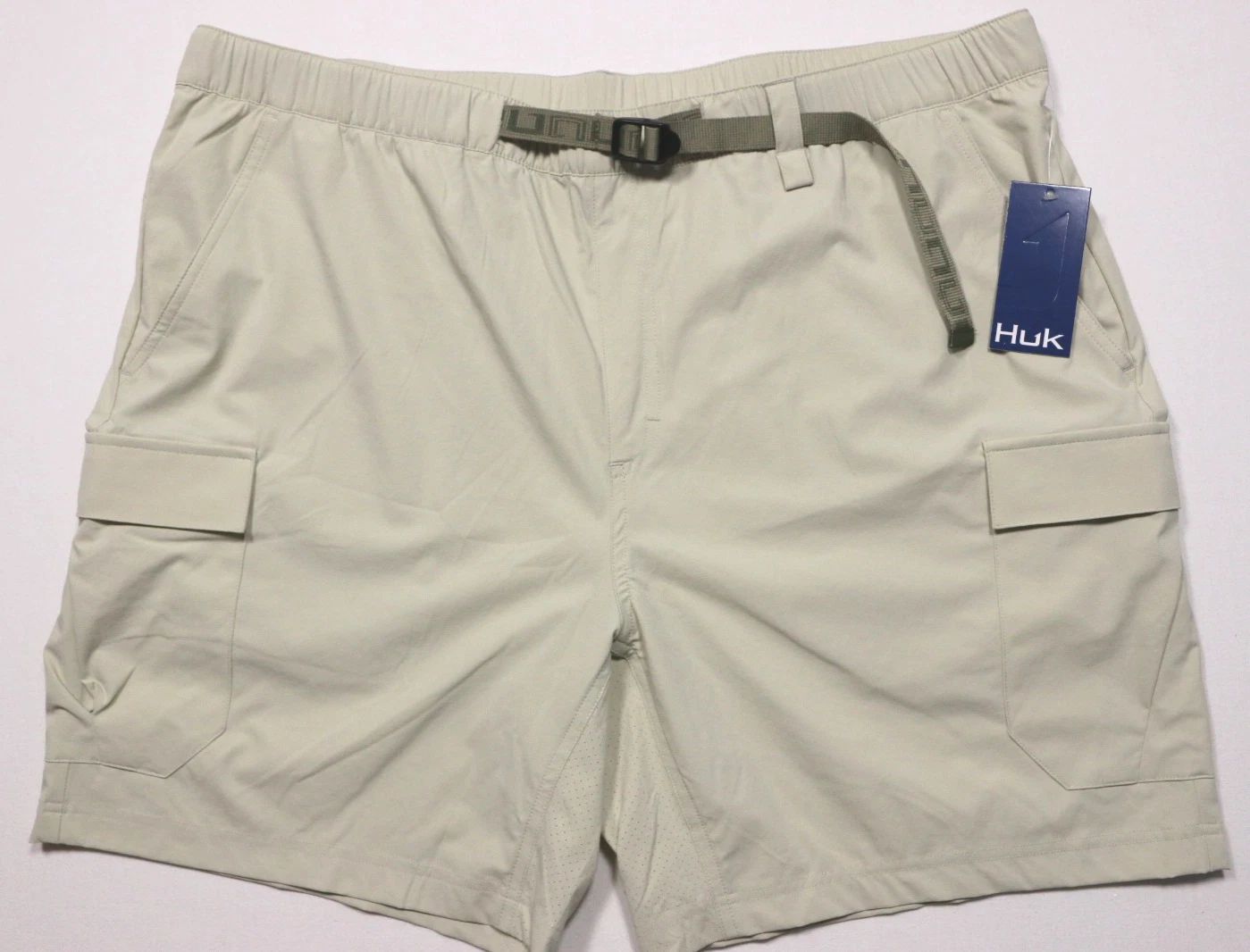 Men's Huk Fishing Shorts XXL Belted Khaki Quick Dry Nylon Blend Stretch NWT