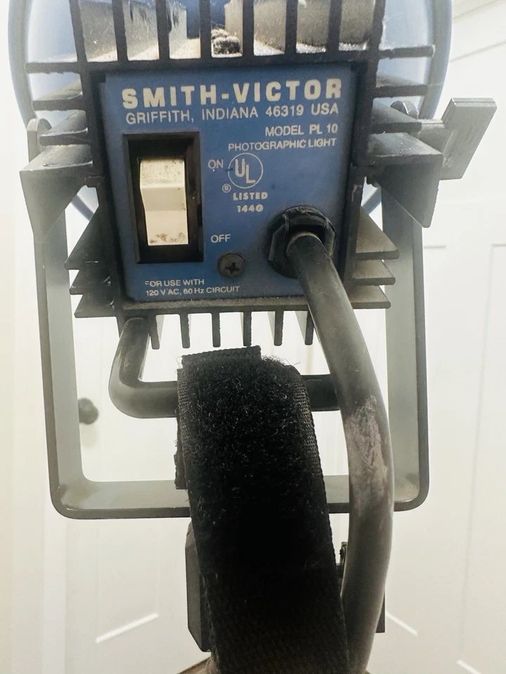 Smith-Victor A80 (46319) 600W Quartz Light w/ 8" Reflector + Bogen Italy Stand - Image 3 of 4