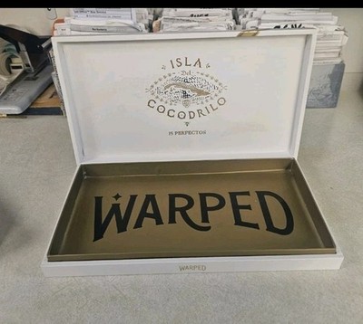 Empty Cigar Box, Warped Cigars Isla del Cocodrilo