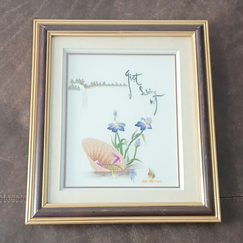 Vietnamese Silk Embroidery Framed Floral Art 'Giọt Sương' Flowers Hat Handmade