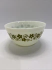 Vintage Pyrex Spring Blossom Crazy Daisy Green White Mixing Bowl #402 1.5 quart
