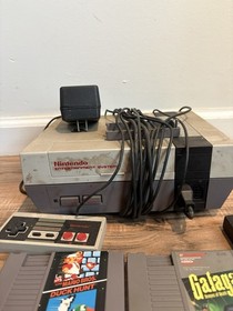 Nintendo NES-001 Console System Bundle Mario Duck Hunt Galaga Controller OEM