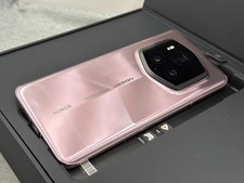 Honor Magic6 RSR Porsche Design 5G Phone - usage example