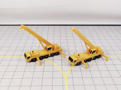 2x KRAN LKW Flughafen Baustelle GSE Fahrzeug Landschaft Modelle Maßstab 1:200
