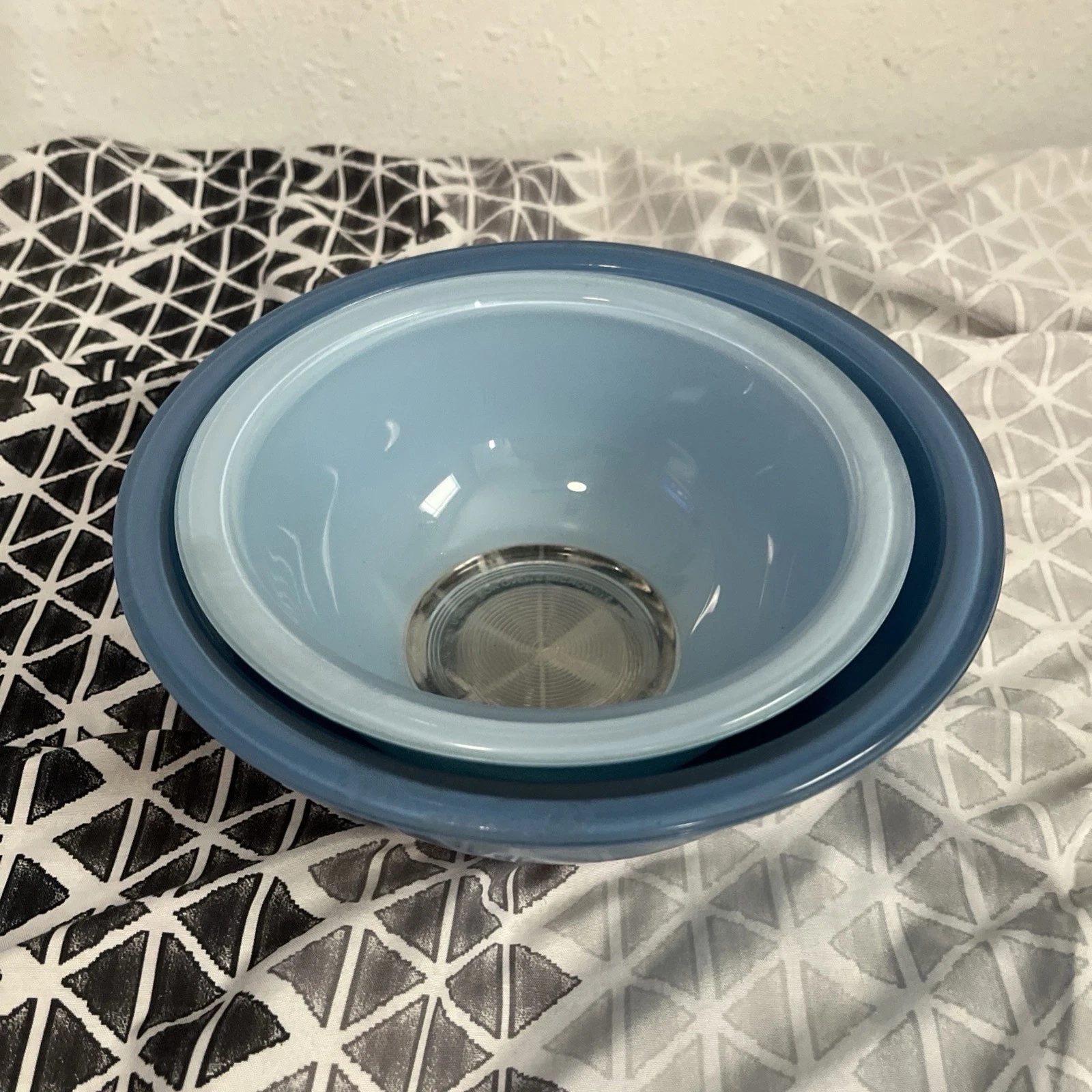 Pyrex Moody Blues Mixing Bowls Clear Bottom Set Of 2 #322 1L & #323 1.5L Baking