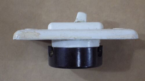 8 x vintage original Clipsal white bakelite 5 amp toggle switches, 1950's deco - Picture 4 of 5