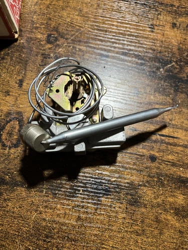 Robertshaw Q17-011 Gas Thermostat 