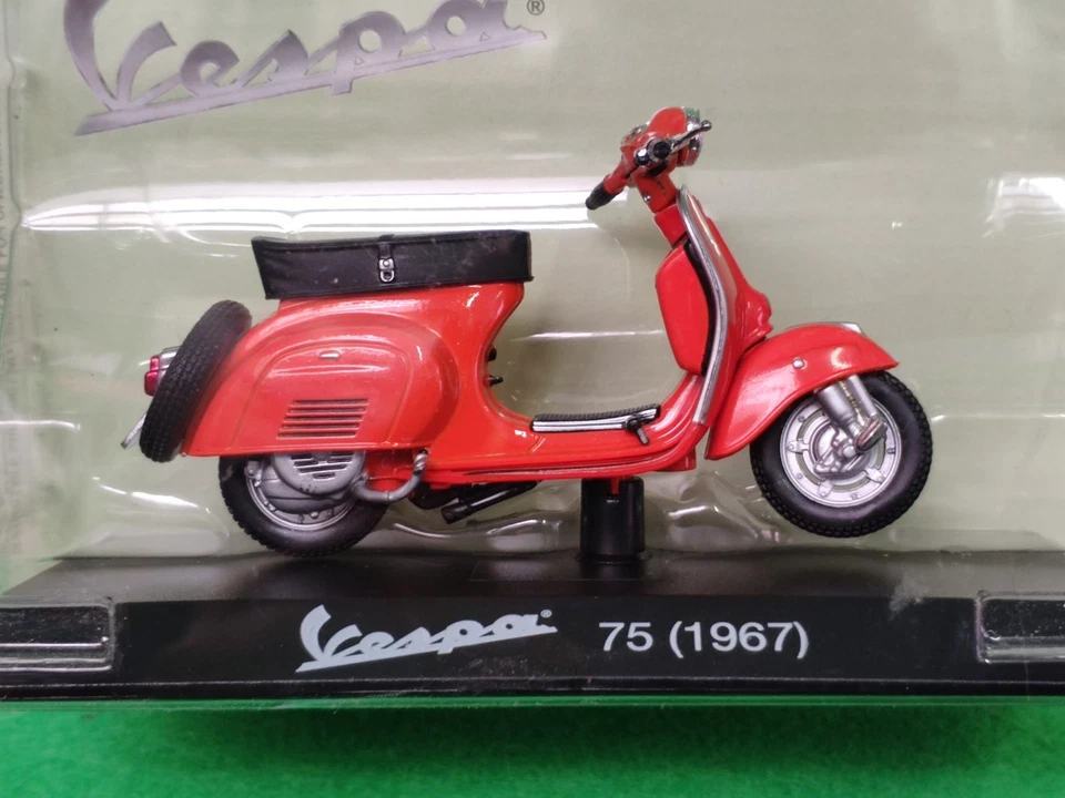 COLLEZIONE PIAGGIO VESPA MODELLINO 1:18 VINTAGE 75 1967 MOTOVESPA  no 50 et3 125 - Immagine 4 di 4