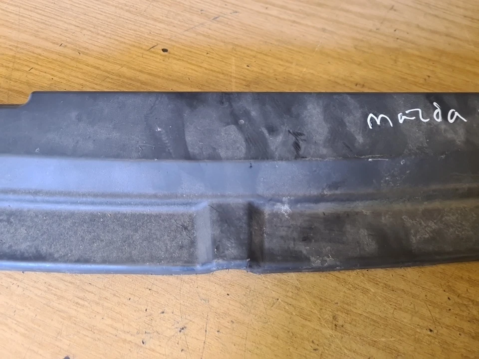 2011 MAZDA 2 1.5 PETROL ZY FRONT BOTTOM RADIATOR PANEL - Image 4 of 4