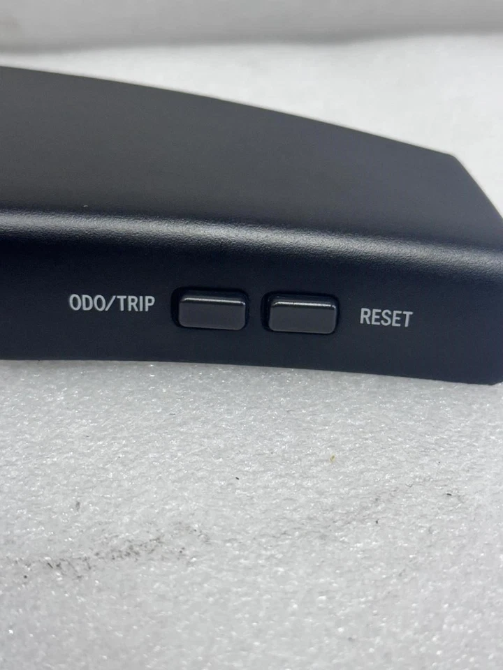 1998 1999 2000 LEXUS LS400 SPEEDOMETER TRIM AND TRIP BUTTONS - Image 2 of 4