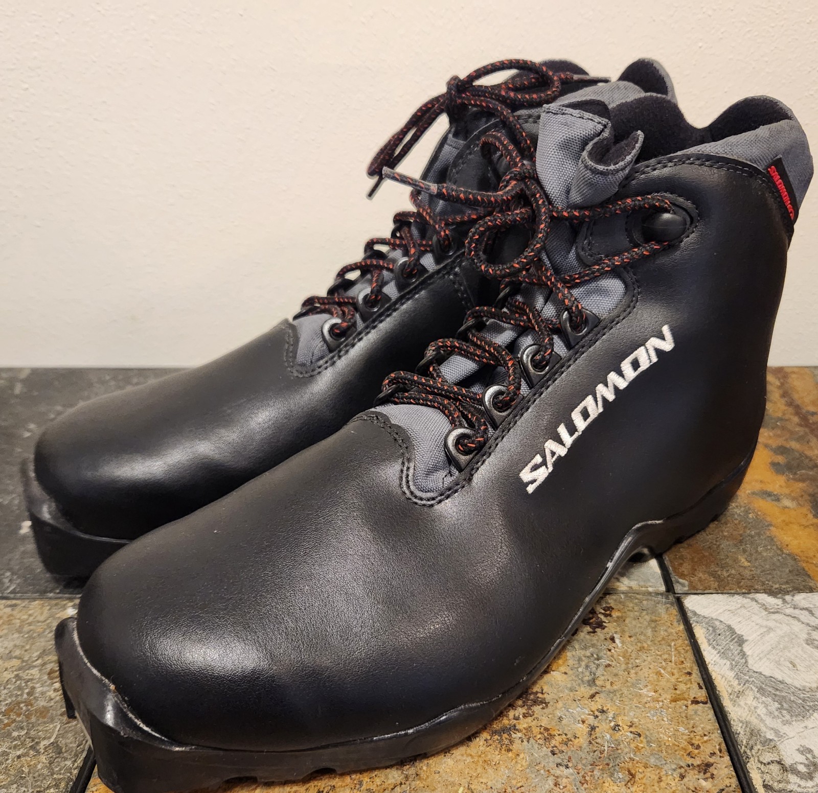 Scarponi da sci nordico Salomon da uomo taglia 10 neri usati in ottime condizioni