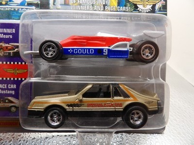 1979 FORD MUSTANG & INDY CAR   JOHNNY LIGHTNING INDIANAPOLIS 500 CHAMPIONS  1:64