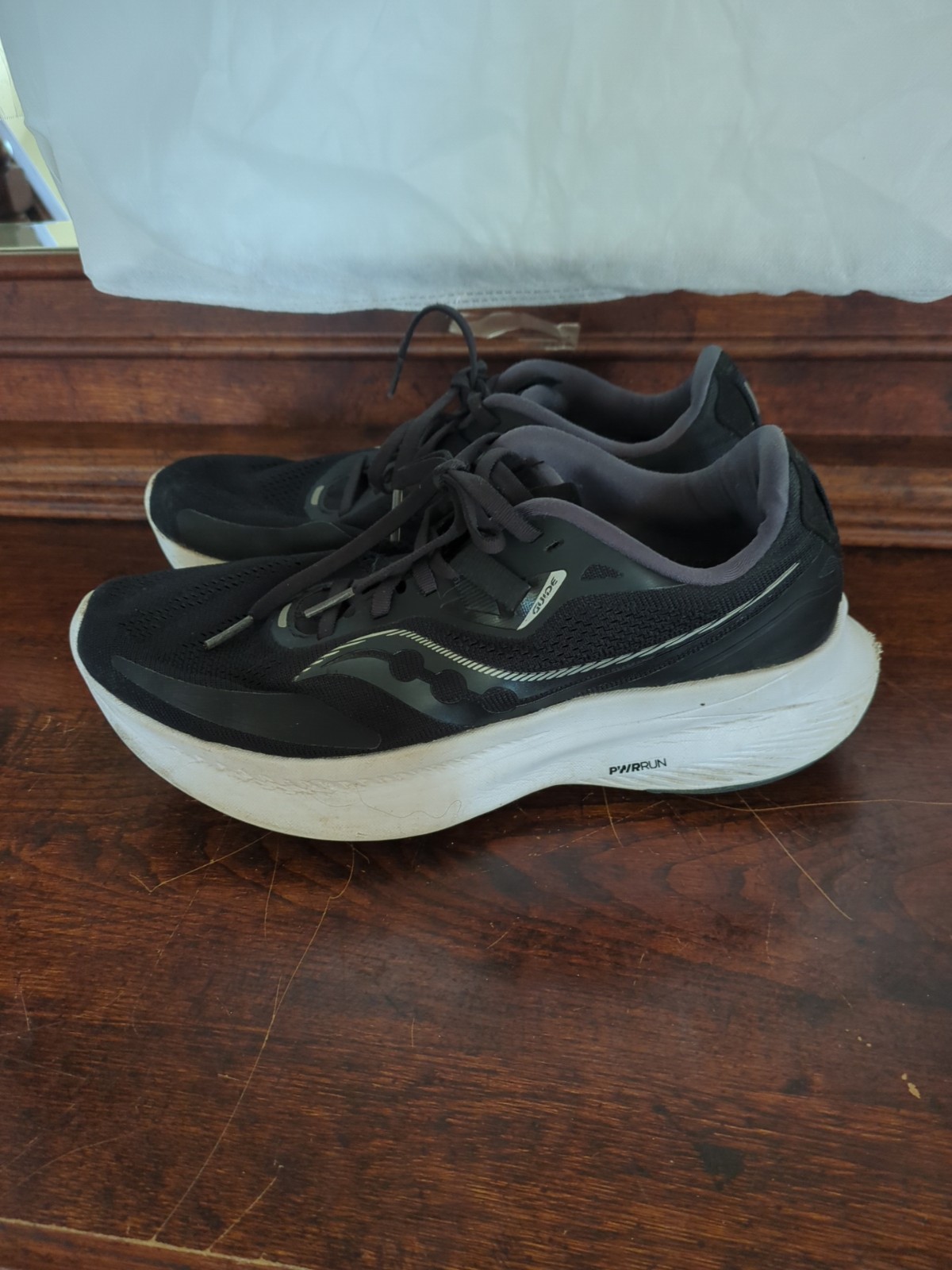 Saucony Guide 15 Running Shoes Size Women 8.5 Black thumbnail 2