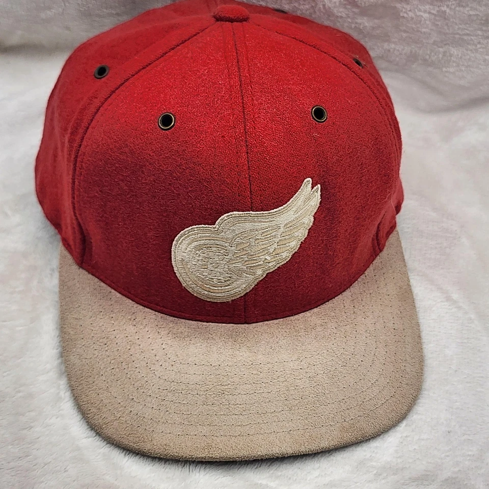 Gorra Detroit Red Wings Correa Trasera Roja Caqui NHL Hockey Cuero Hombres Retroceso Foto 2 de 4
