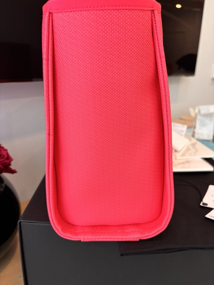 Bolso de Hombro CHANEL Grande con Cadena de Lona Rosa y Naranja Nuevo en Caja Foto 3 de 4
