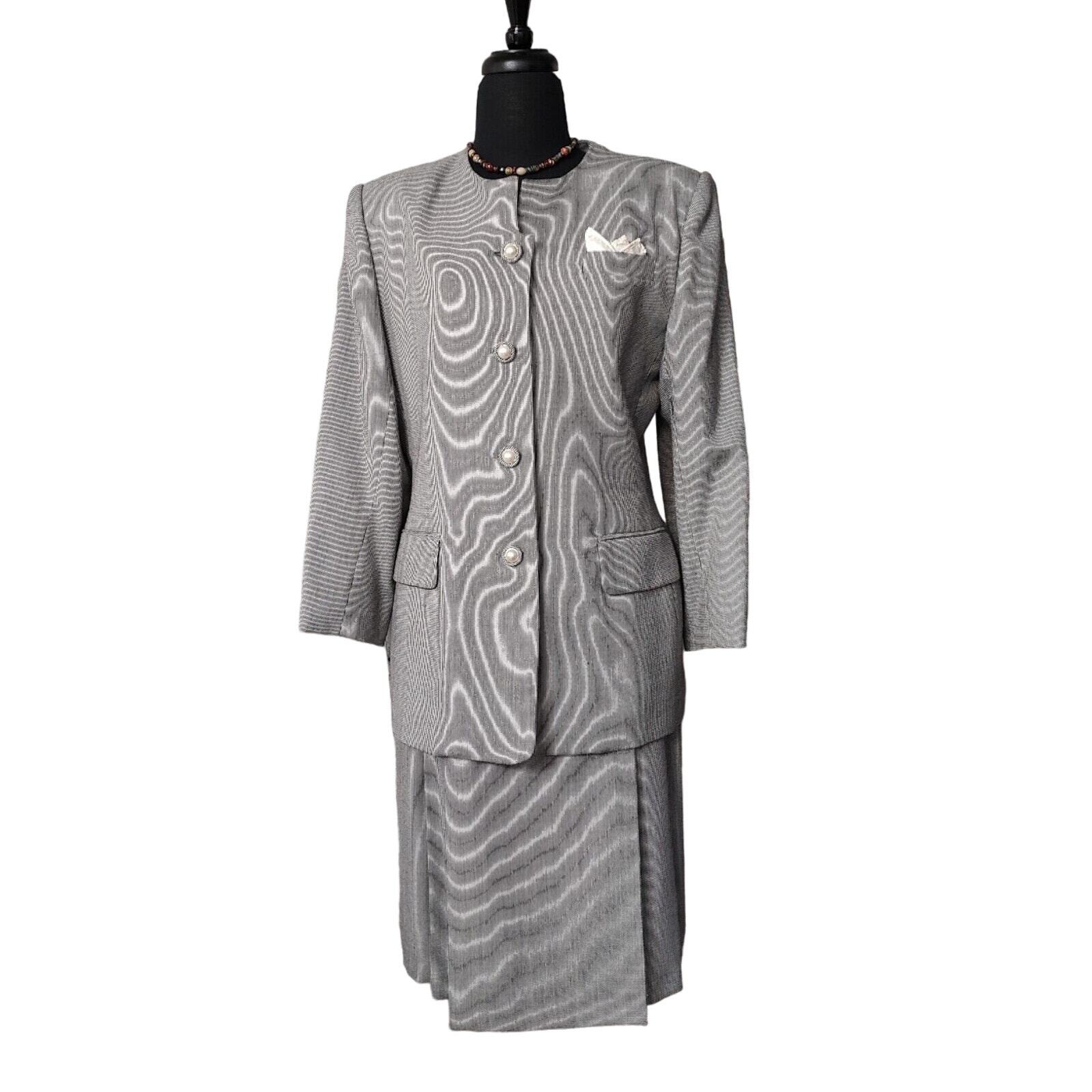 Emily Woman Gray VTG Suit Jacket Skirt Size 10 Pockets Handkerchief Lined Pleats