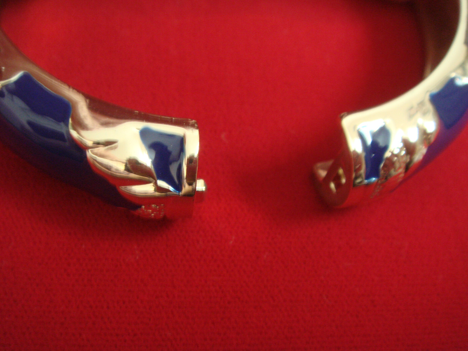 NWT NORDSTROM SEQUIN BRAND BLUE HINGED  BANGLE BRACELET