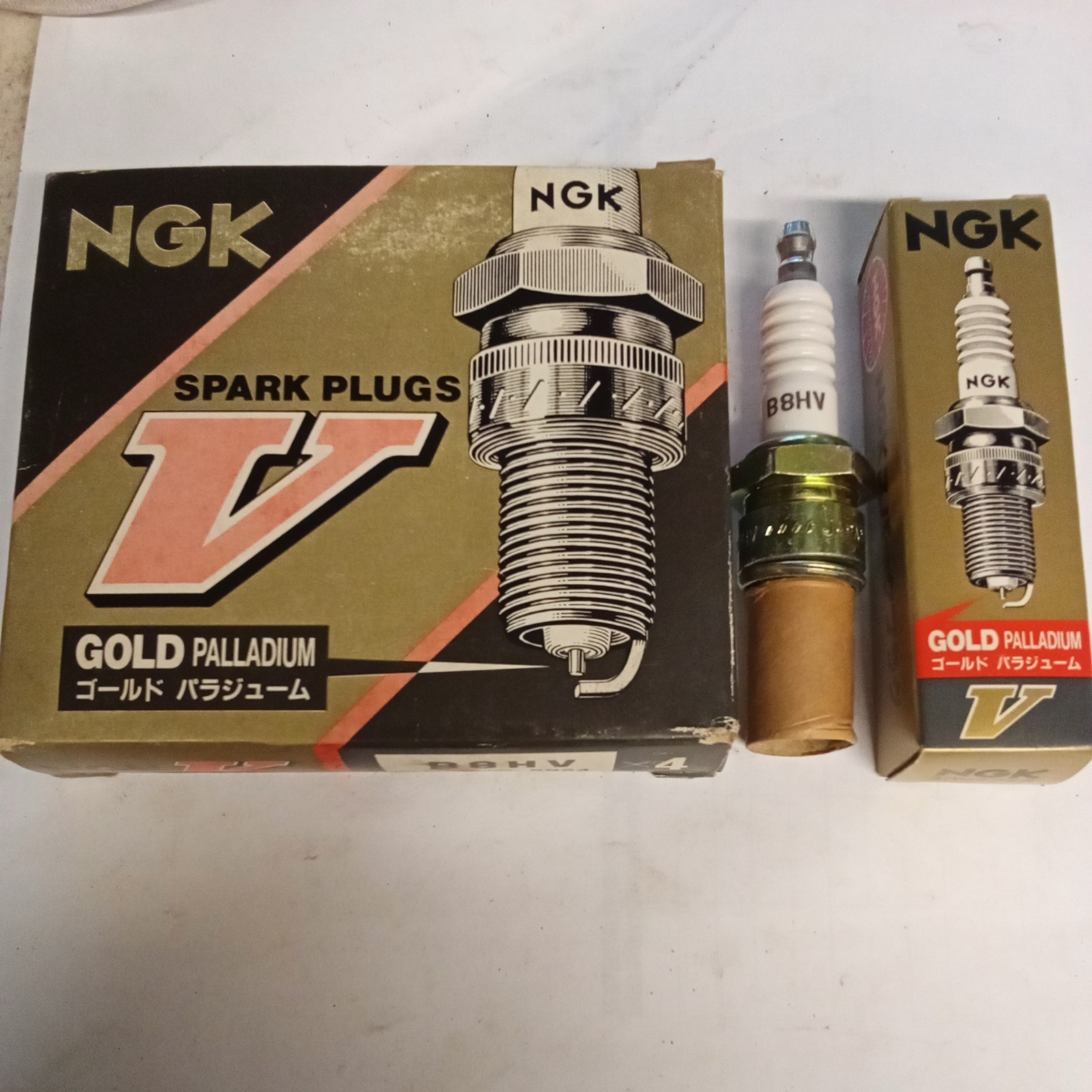 NGK Spark Plug Part Number B8HV QTY 4 Pack USA Seller Gold Palladium