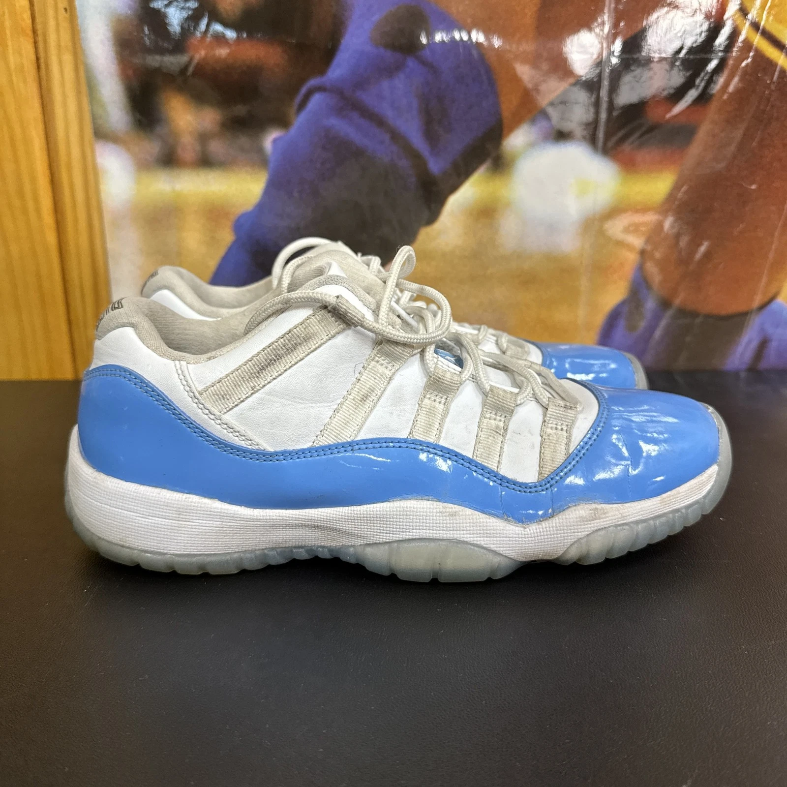 Scarpe basse Air Jordan 11 uomo taglia 7Y bianco blu UNC 528896 106 retrò basket