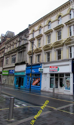 Photo 6x4 Vacant former Specsavers premises to let, High Street, Newport  c2016