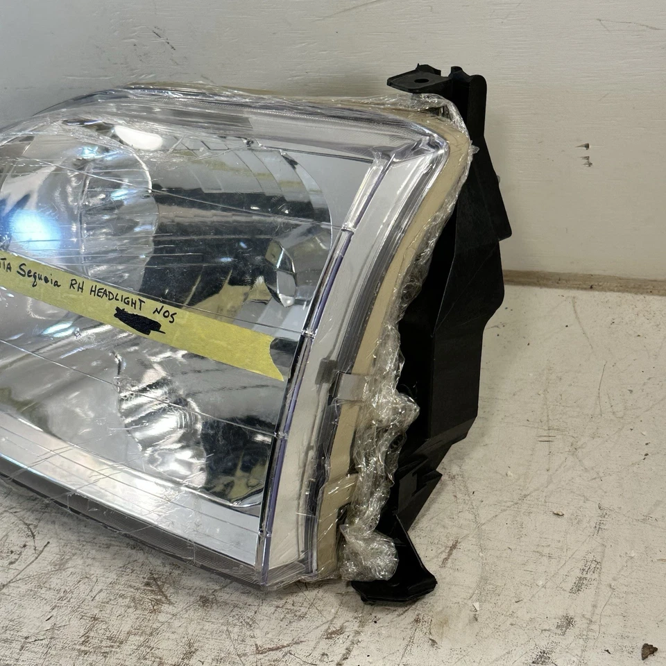 Nuevo conjunto de faros derechos TYC sin caja para Toyota Sequoia 2001-2004 20617800 Foto 2 de 4