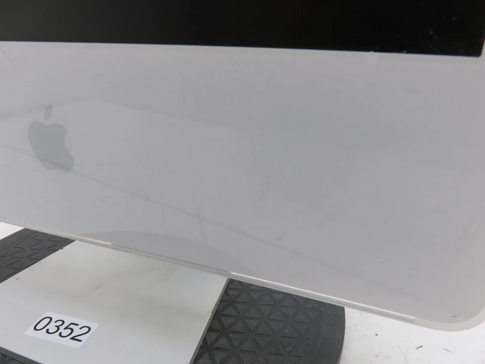 Apple iMac A1208 17"2006 Intel Core 2 Duo 2GHz 2GB Ram 150GB HDD MacOS 10.5 - Image 2 of 4