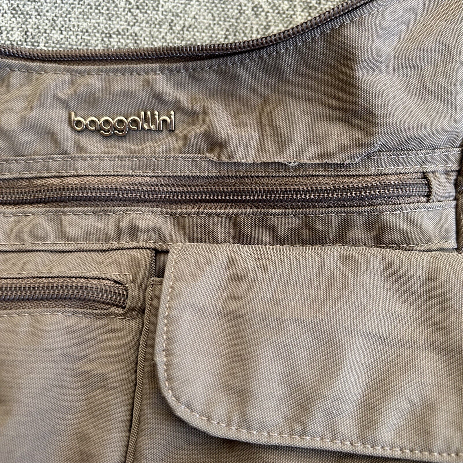 Baggallini Everywhere Bagg Hobo Crossbody Taupe Shoulder Tote Purse