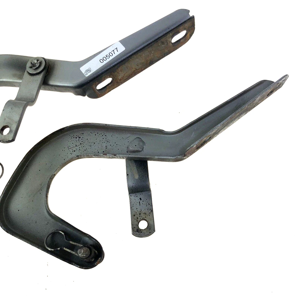 Alfa Romeo Spider Trunk Lid Hinges Pair 71-94 105/115 w/Hinge Bolts Foto 2 de 4