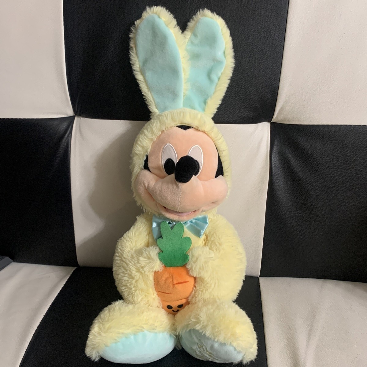 2019 Disney Easter Mickey Mouse 18
