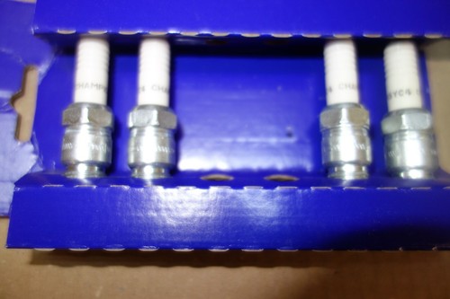 Volvo Penta set of spark plugs marine boat 3851861 new old stock - Picture 3 of 5