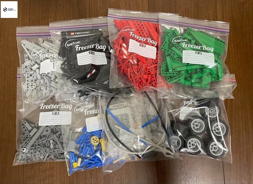 LEGO Technic Service Truck 42008 In 2013 Used Retired - Image 2 of 3