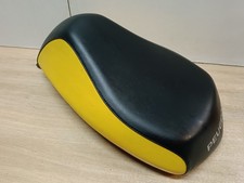 UNE SELLE SIEGE JAUNE NOIR PEUGEOT POUR SCOOTER PEUGEOT 50 LUDIX 1176152800-02