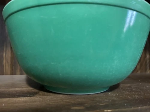 Vintage Pyrex  403 Green Bowl