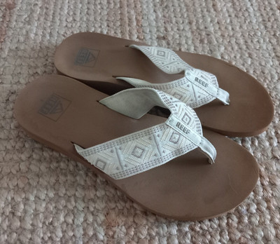 Flip Flops Zehentrenner von Reef Gr. 39 (38) weiß gemustert, guter Zustand