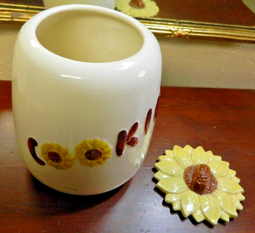 Vintage Sunflower Theme Accent Cooie Jar - Nice! - Picture 3 of 6