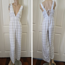 Forever 21 Plunge V Neck Sleeveless Wide Leg Jumpsuit SZ M