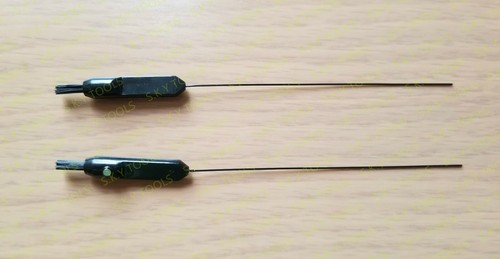 2 Pieces of Hearing Aid Cleaning Tool with Magnet / Brush / vent clean 3-IN-1 - Picture 1 of 5