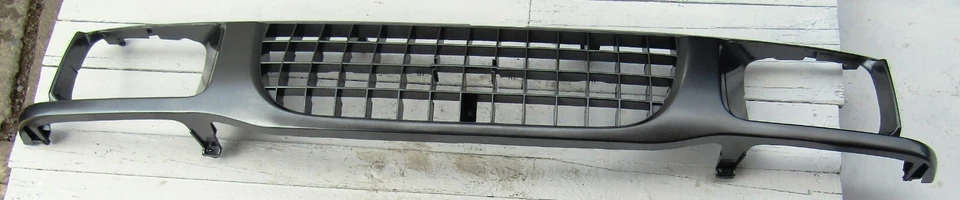 ISUZU OPEL CAMPO TFS MODELO 1993 96 PARRILLA DELANTERA MÁSCARA IMPRIMADA NUEVO RECAMBIO Foto 3 de 4