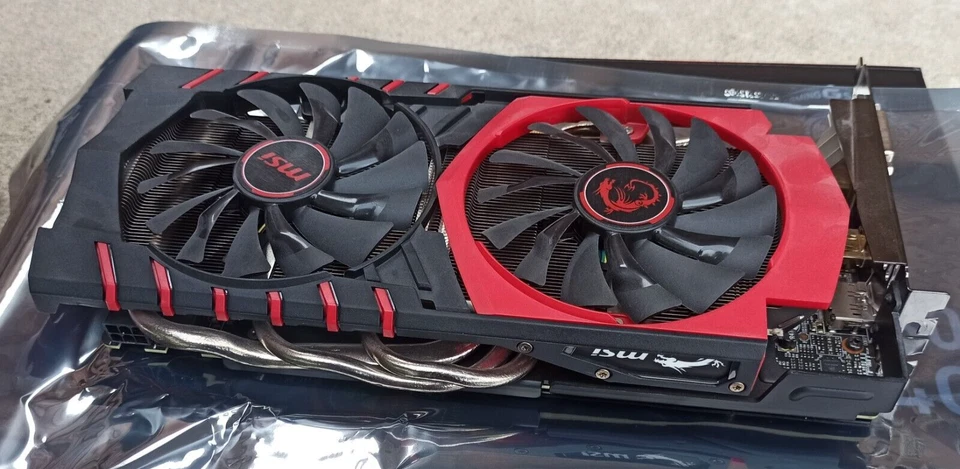 MSI AMD Radeon R9 380 4GB GDDR5 Graphics Card - Black - Image 4 of 4