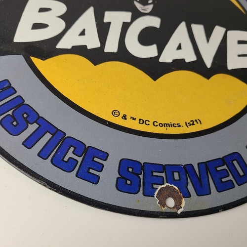 Vintage Batman Schild - Fledermaushöhle DC Comics Spielzeug Porzellan Gasschild - Bild 6 von 14