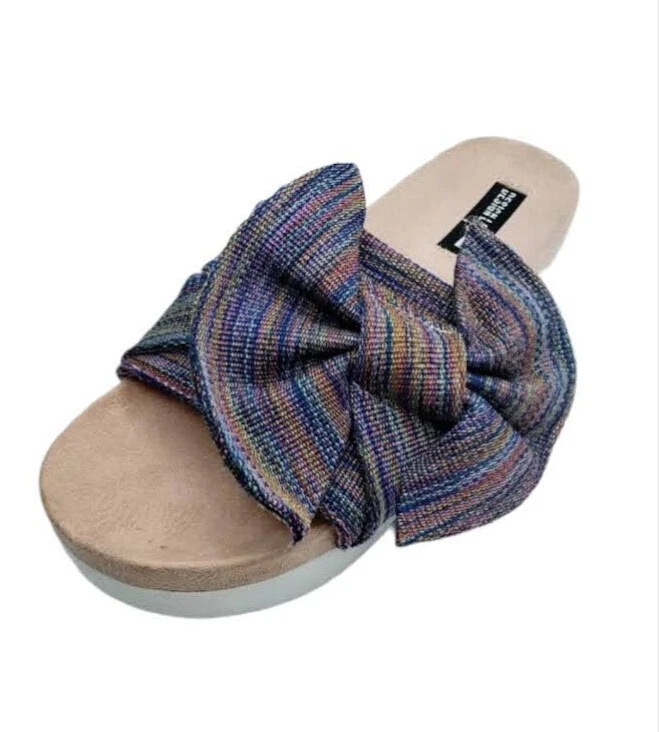 Lord and online taylor flip flops