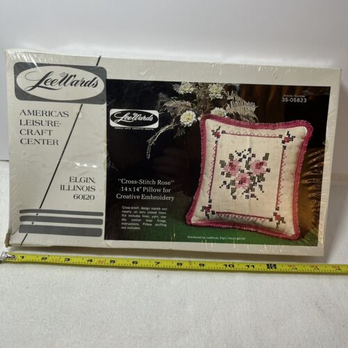 Vintage Lee Wards Cross-Stitch Rose Pillow Kit 70’s - Picture 6 of 7