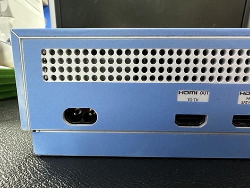 Microsoft Xbox One S 1TB Konsole Bundle mit 4 Spielen & Controller - Überholt - Bild 7 von 17