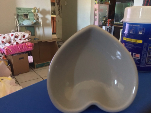 Pink Heart Shaped Raised Ceramic Cat Bowl - Picture 12 of 18