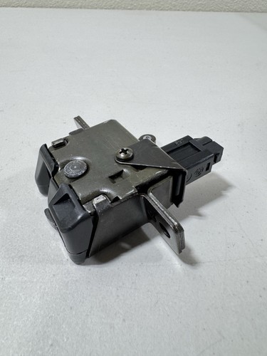 96-02 BMW E36/7 Z3 ROADSTER TRUNK LOCK LATCH ACTUATOR W STRIKER CATCH OEM - Foto 3 di 12