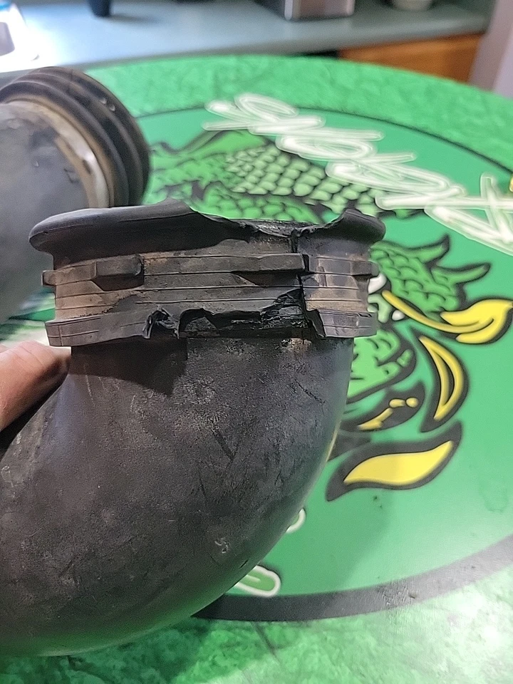 2003 GMC CHEVY C5500 OEM INTAKE PIPING Tubes KODIAK TOPKICK 15008168 15165022 - Image 2 of 2