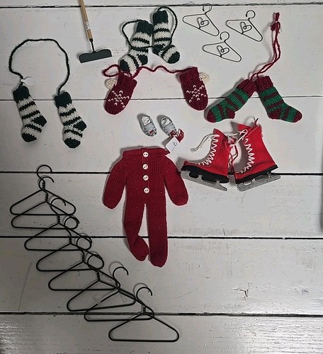 Vintage Miniature Christmas Theme Winter Clothing/Ornaments, Decor, Doll House - Afbeelding 1 van 17