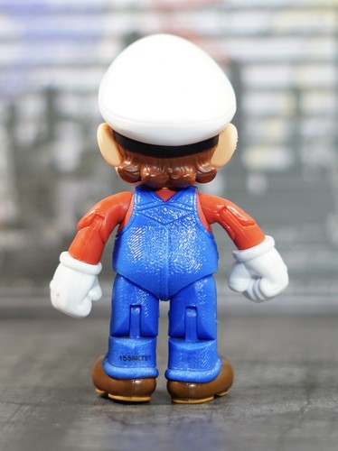 2018 Jakks Pacific Captain Mario Super Mario Odyssey 4" Poseable Action Figure - Picture 4 of 5