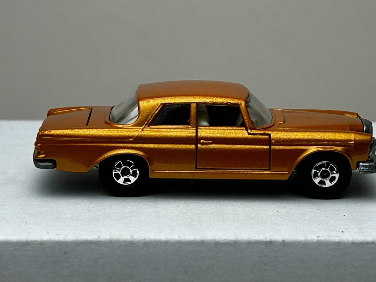 Matchbox Superfast No. 46 Mercedes 300 SE Coupe with