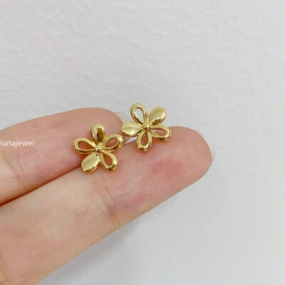 Pure 18K Yellow Gold Lucky Flower Stud Earrings Women 0.4  S🚫LD Brand new,pure 18k yellow gold,small floral precious stones. main image 0